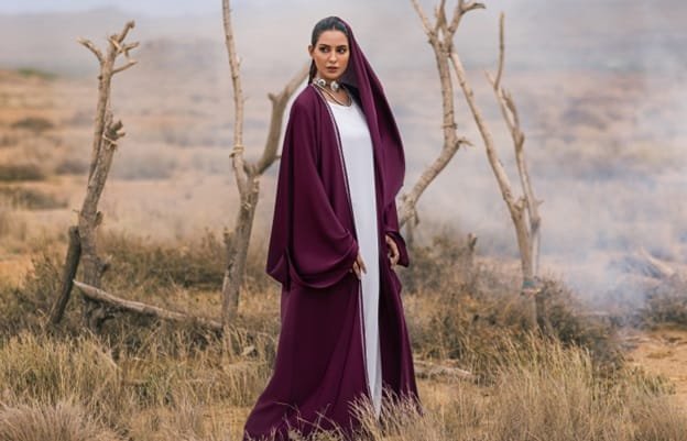 Shrugs Over Abayas: A Chic Layering Trend for Modest Fashion Lovers